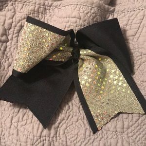Cheer bow